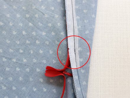 How to sew an invisible zipper - sewing the first side
